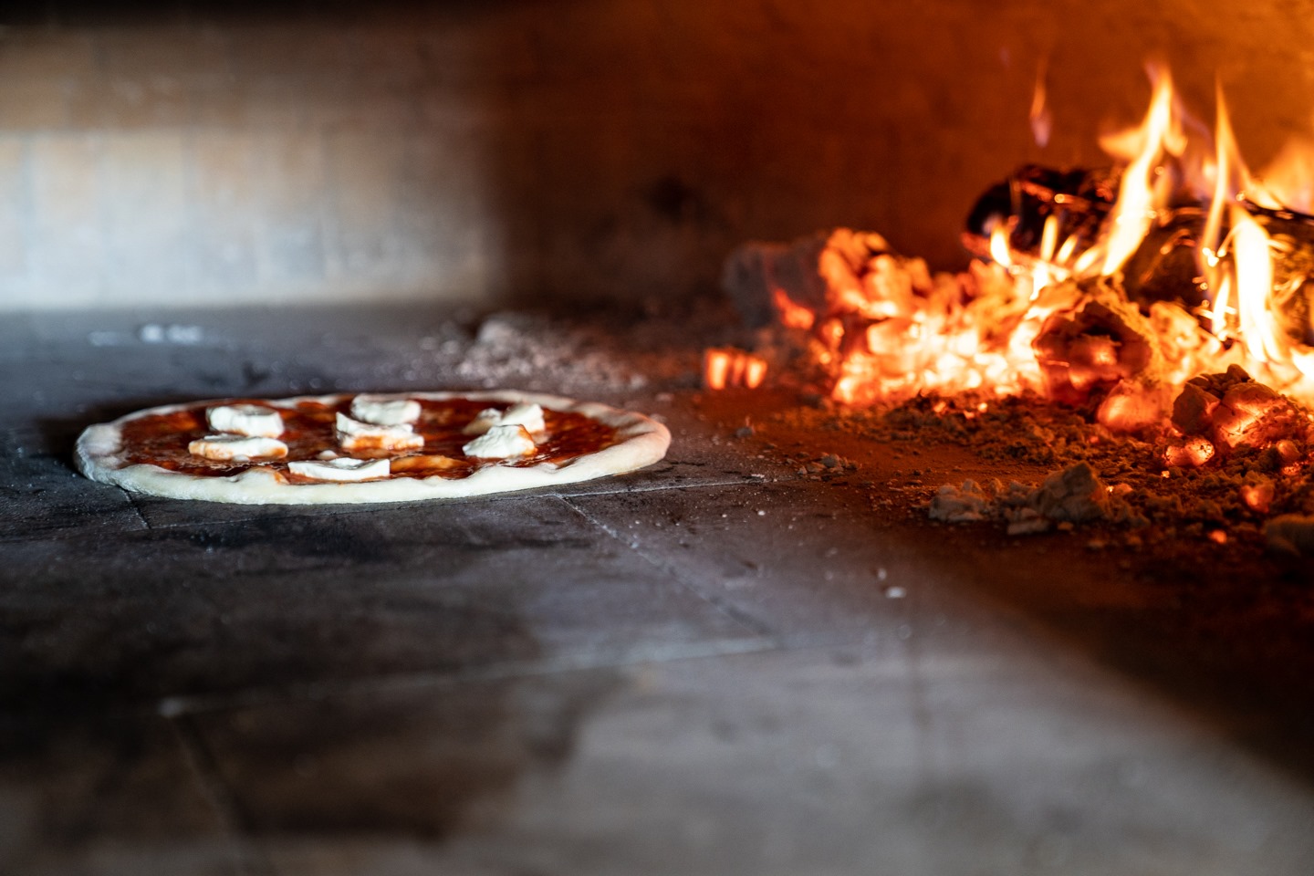 Le Robusto, pizza, amis, famille, couple, bière, décontracté, plaisir, vin Birra Pizza, sauce à pizza